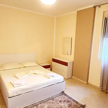 Wonderful City Center 1 Apartment Durres