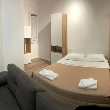 Daire Old Town Center 1 *